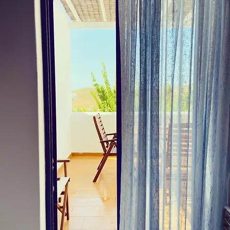 Spanos - Andros アパート *